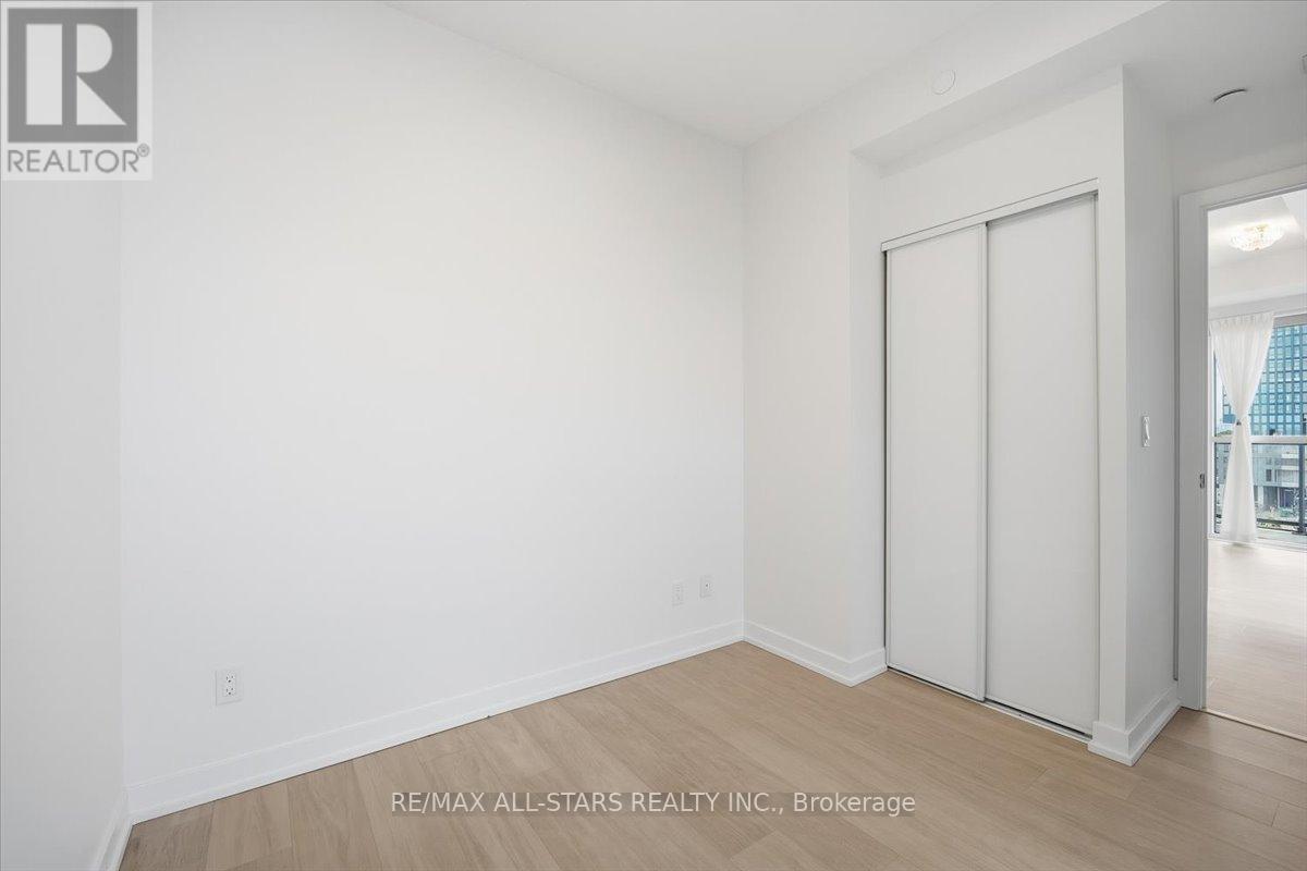 824 - 8 Trent Avenue Property Photo 21