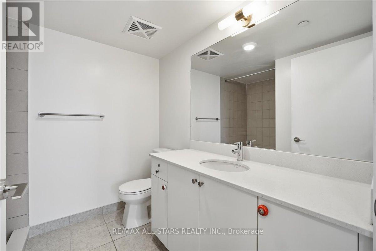 824 - 8 Trent Avenue Property Photo 24