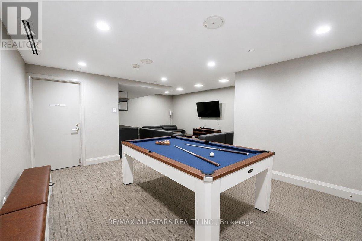 824 - 8 Trent Avenue Property Photo 35