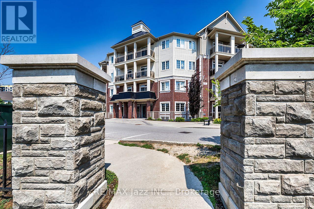 116 - 84 ASPEN SPRINGS DRIVE Property Photo 1