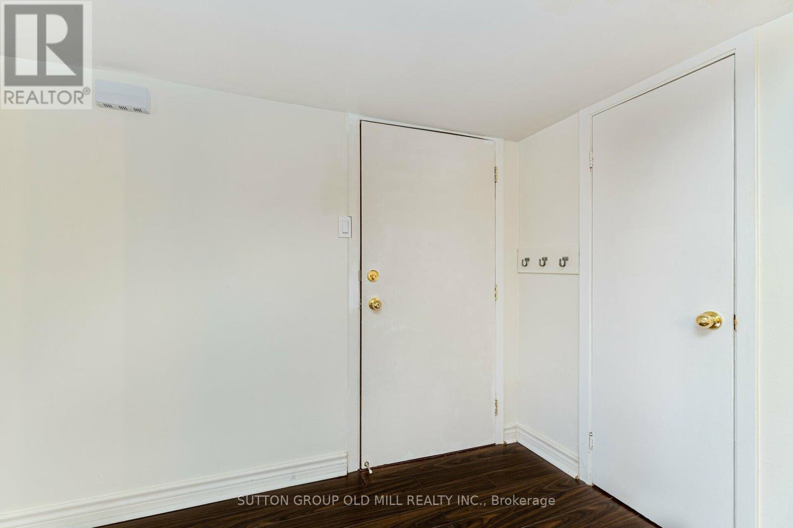 Lower - 5 Applefield Drive Property Photo 3