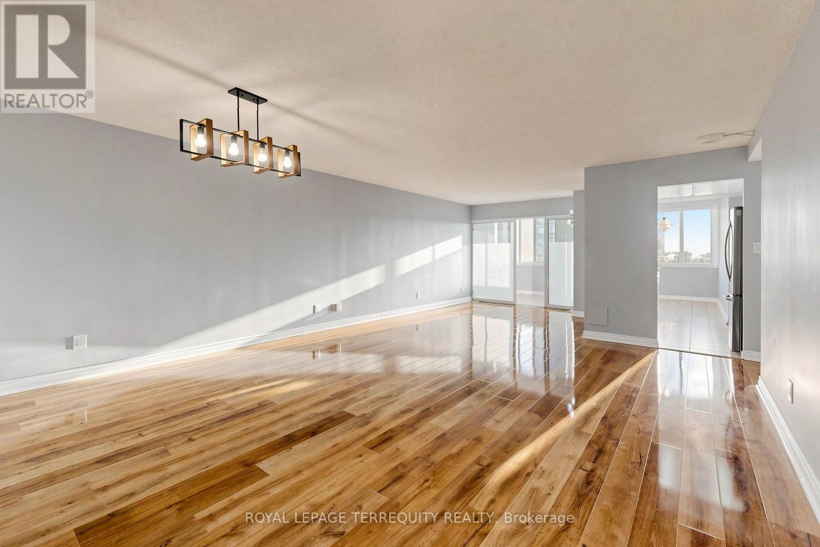 705 - 80 Alton Towers Circle Property Photo 1