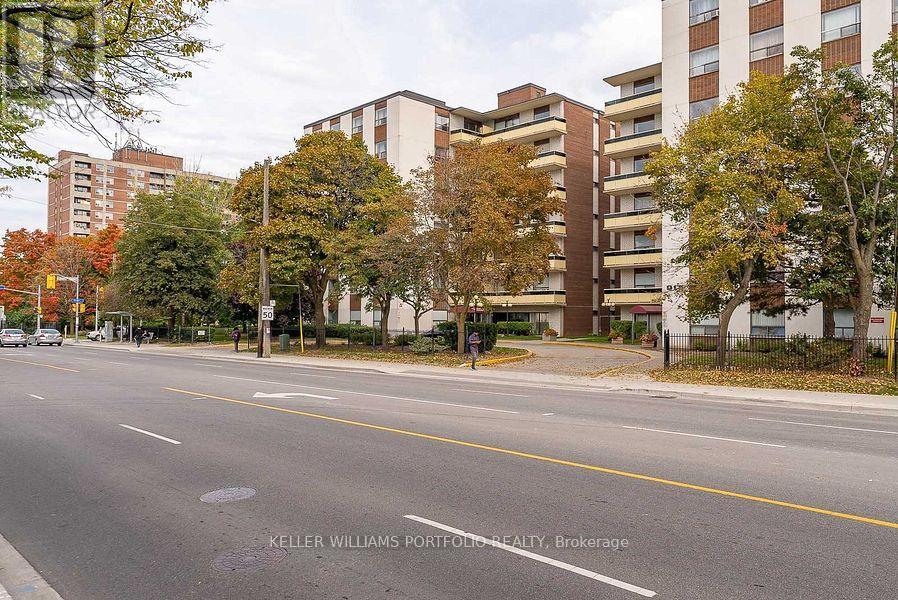 704 - 921 Midland Avenue Property Photo 1
