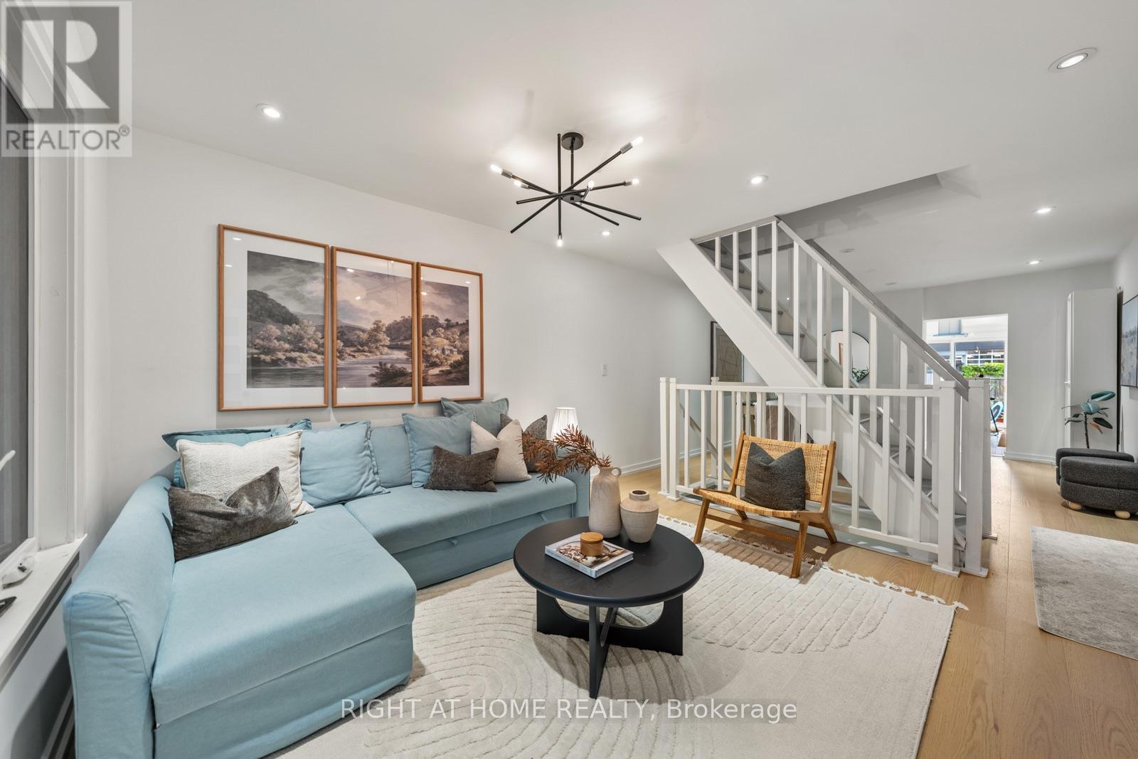 5 1/2 Luttrell Avenue Property Photo 1