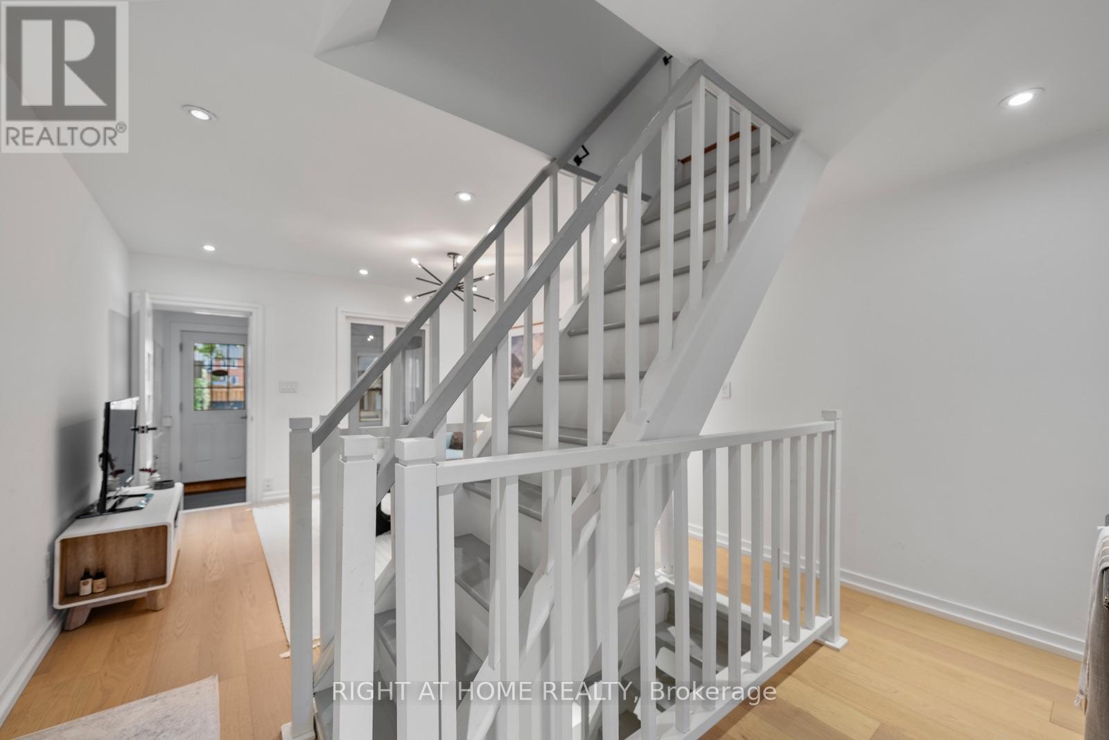 5 1/2 Luttrell Avenue Property Photo 8