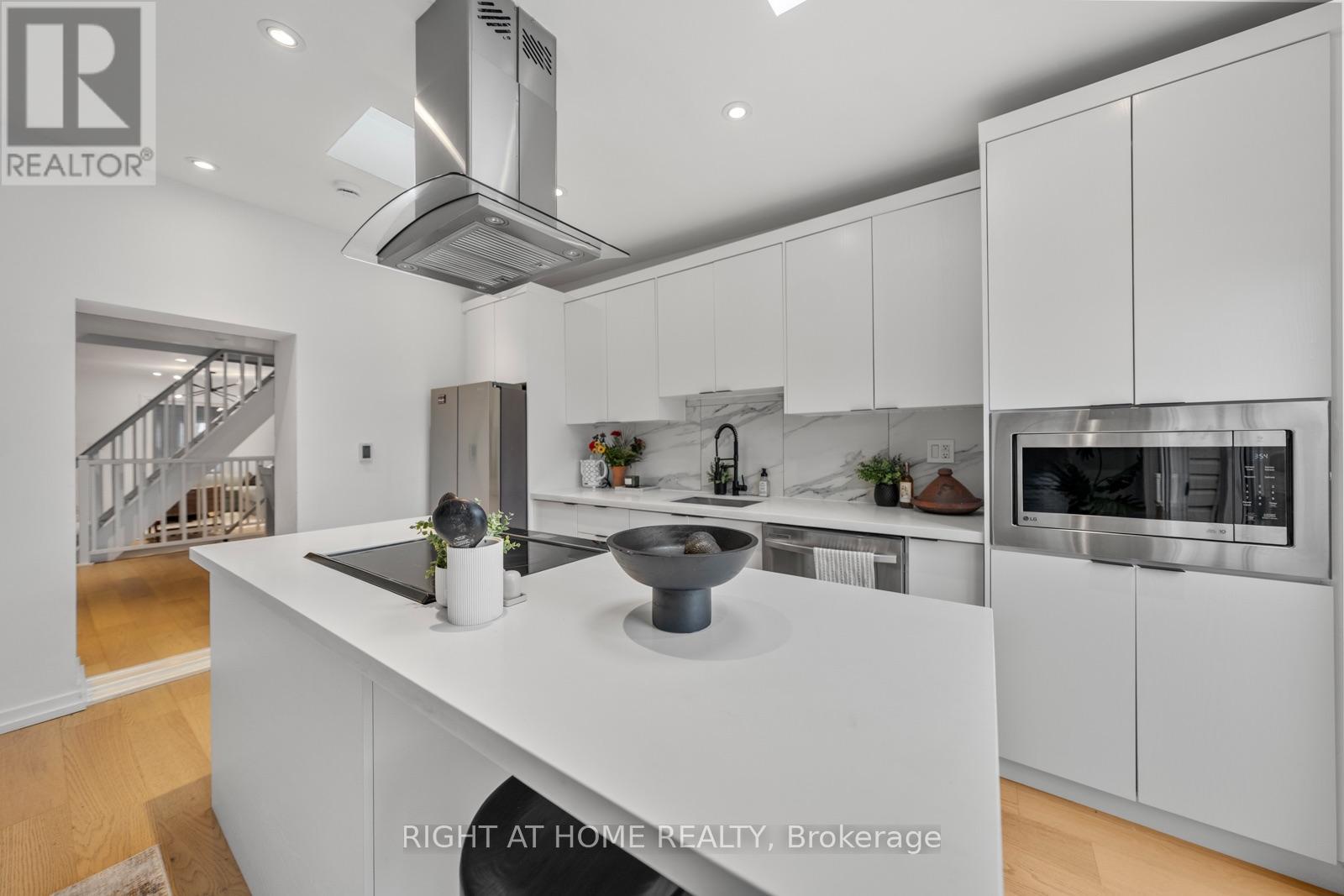 5 1/2 Luttrell Avenue Property Photo 14