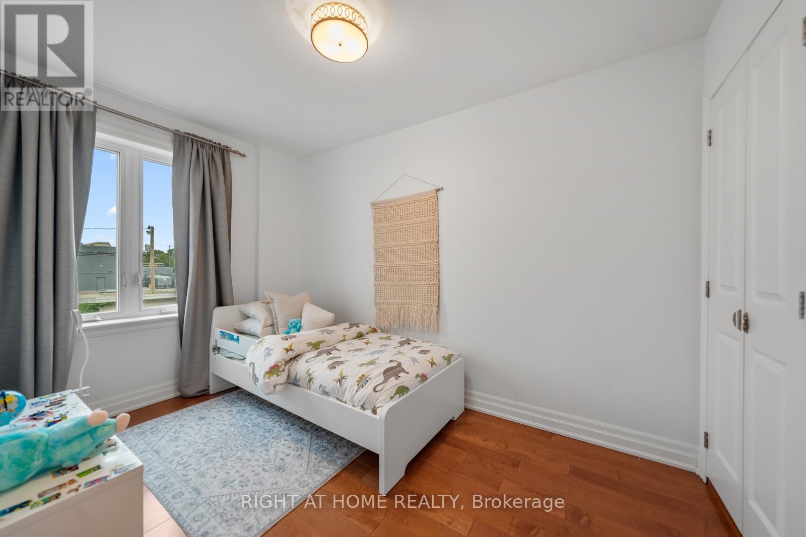 5 1/2 Luttrell Avenue Property Photo 20