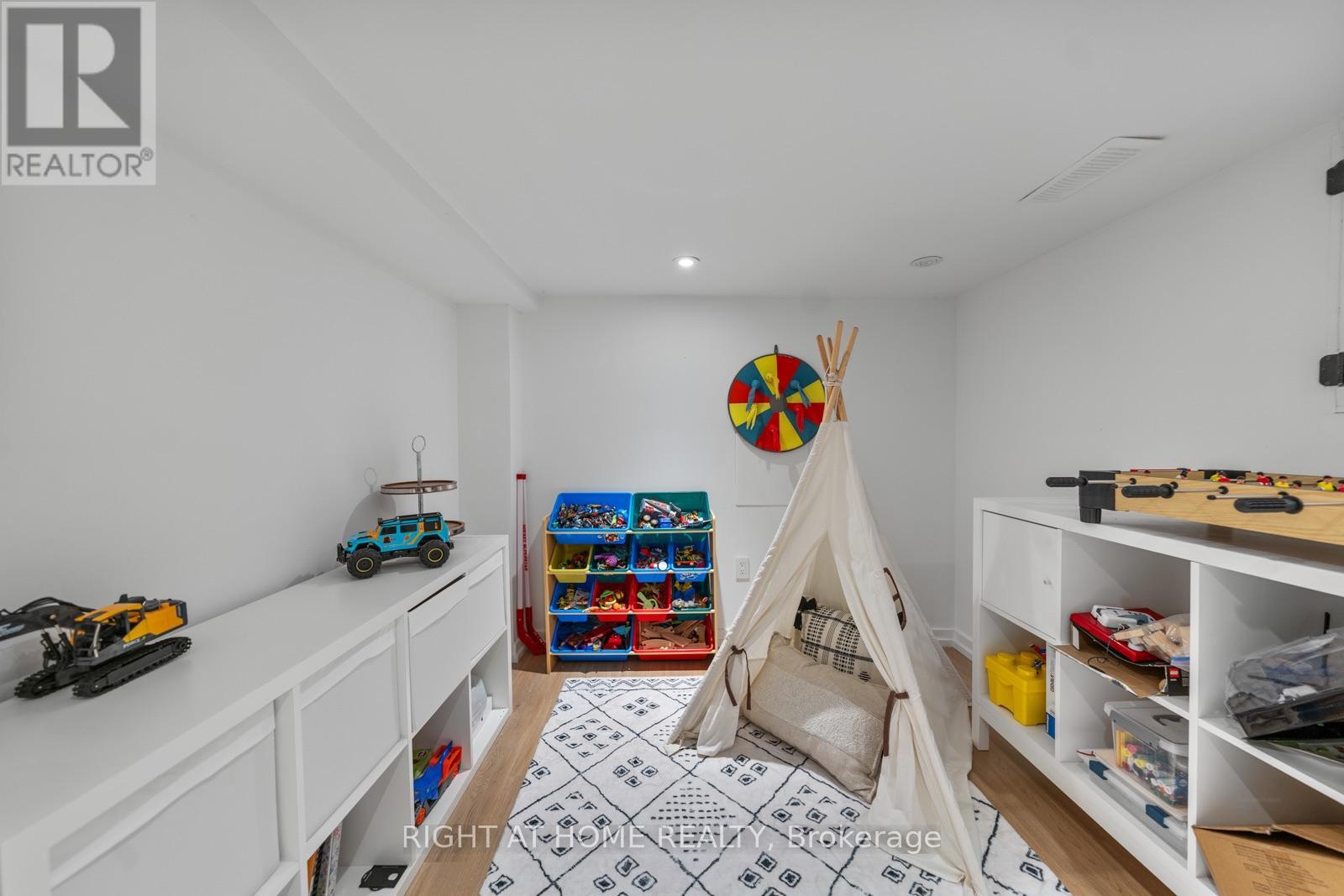 5 1/2 Luttrell Avenue Property Photo 24