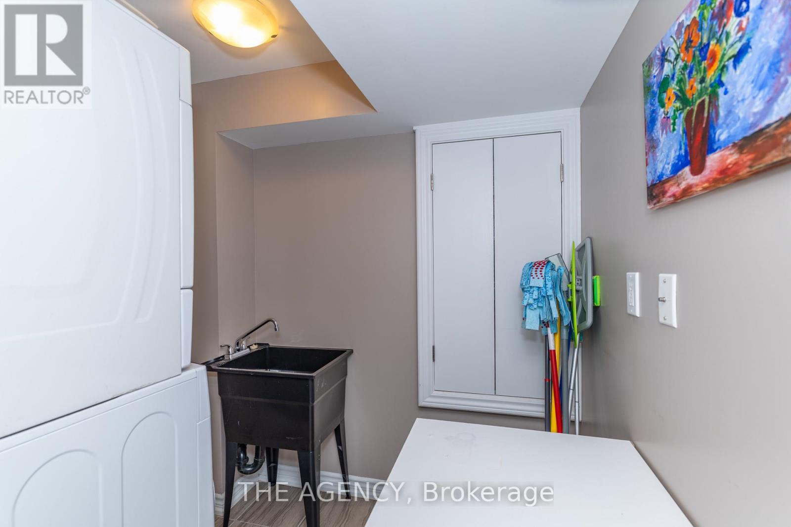 54 Thames Drive Property Photo 32