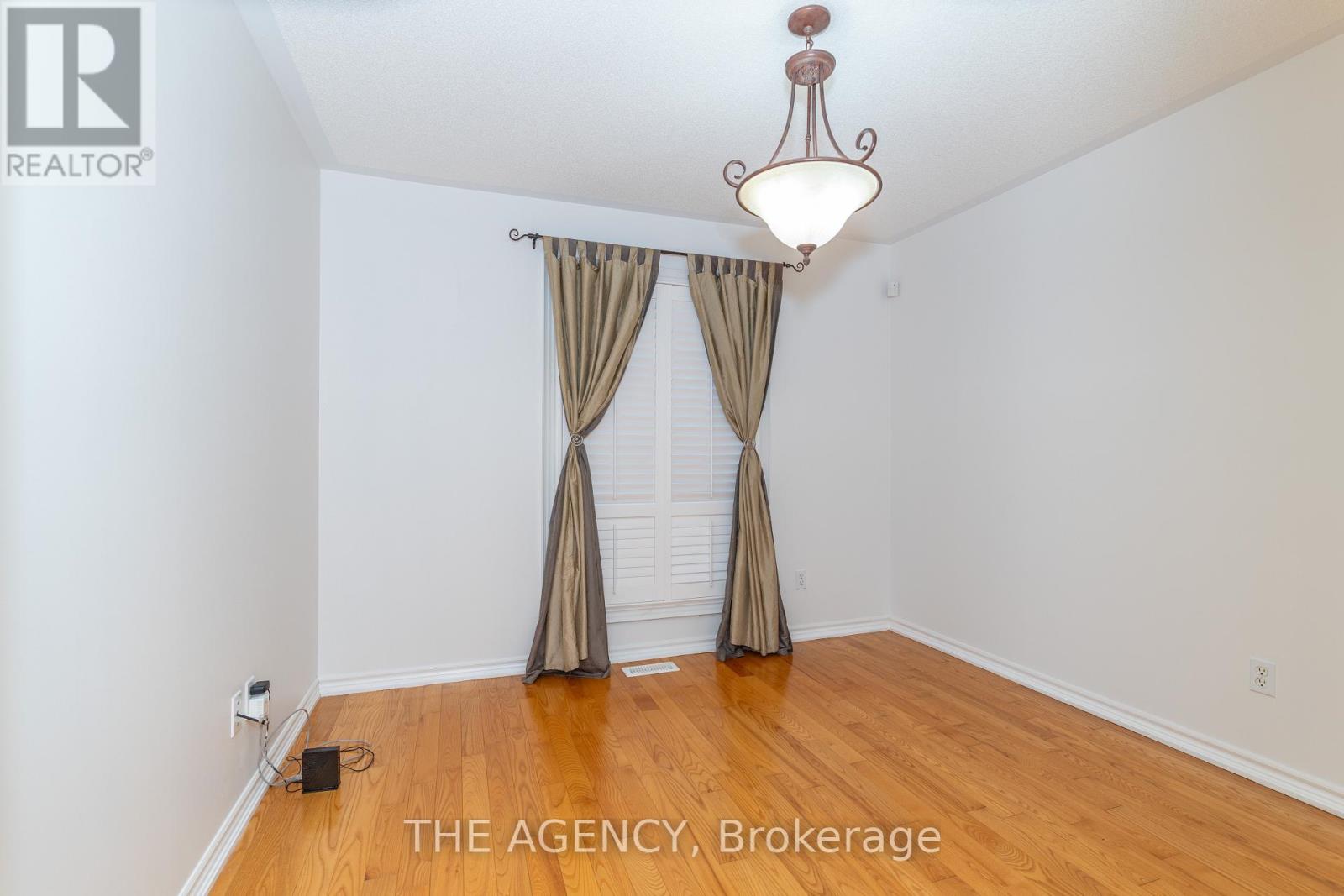 54 Thames Drive Property Photo 37