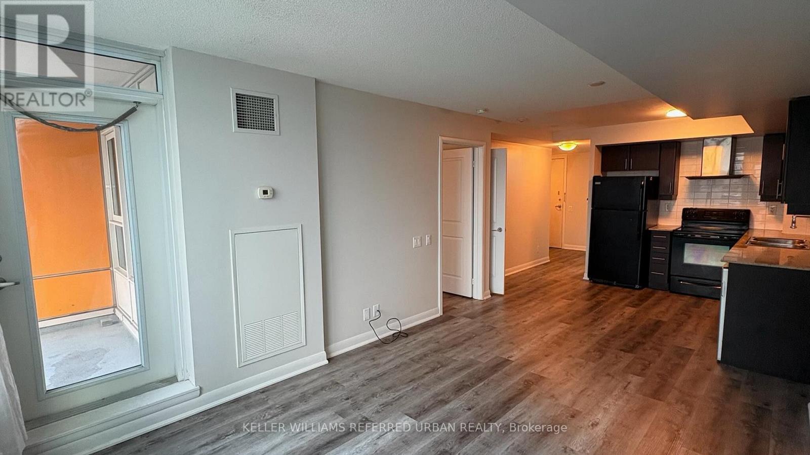 1201 - 25 Town Centre Court Property Photo 9
