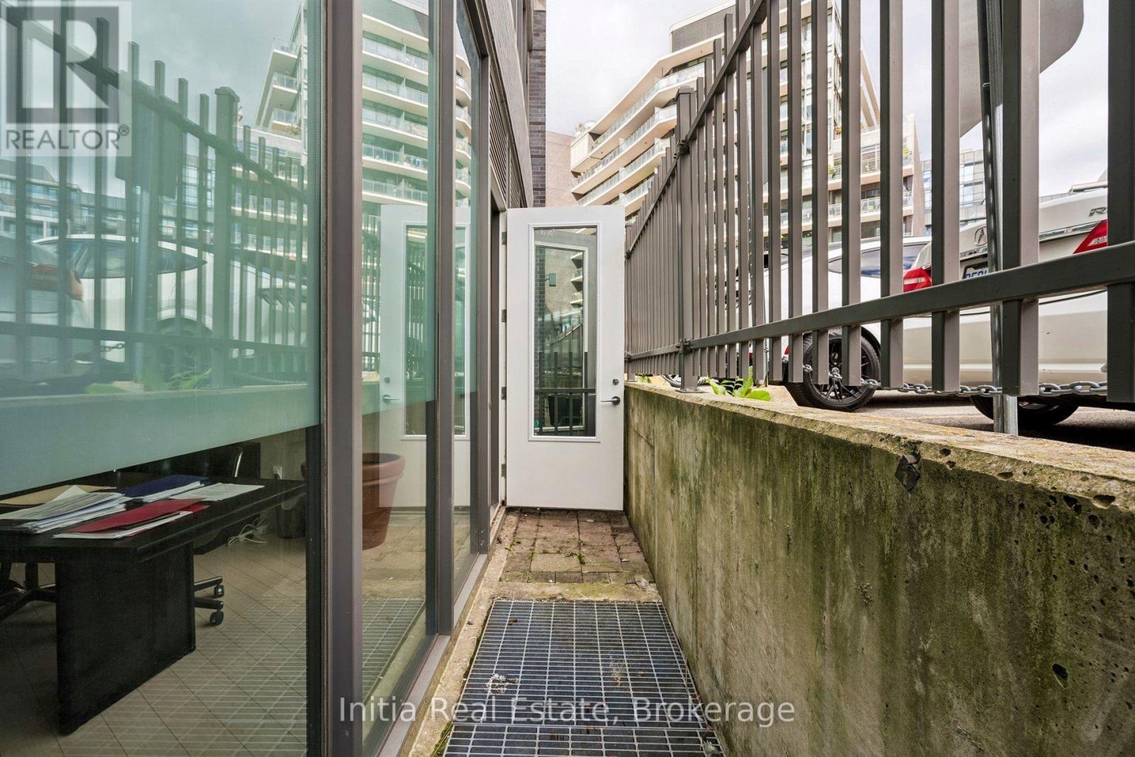 113 - 321 Carlaw Avenue Property Photo 13