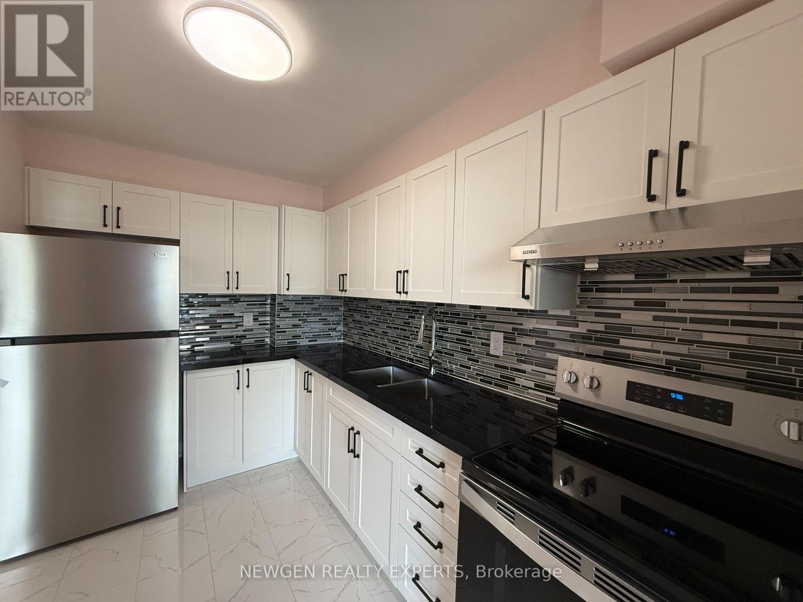 502 - 3 Massey Square Property Photo 21