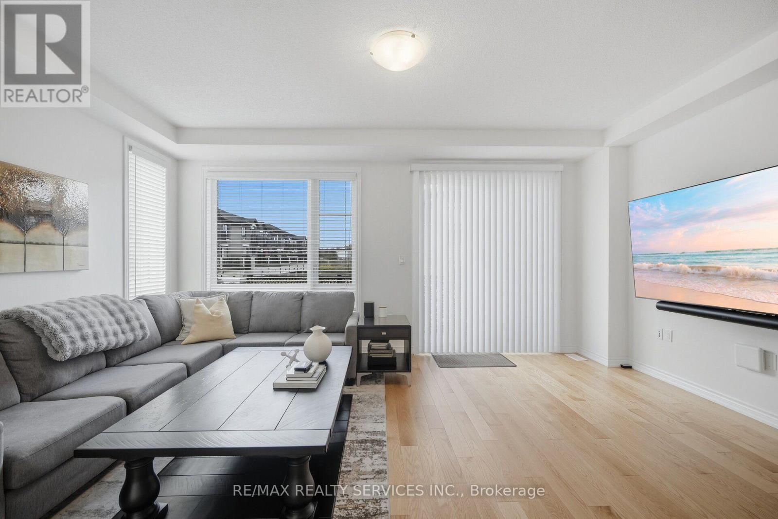 274 Carnwith Drive E Property Photo 12