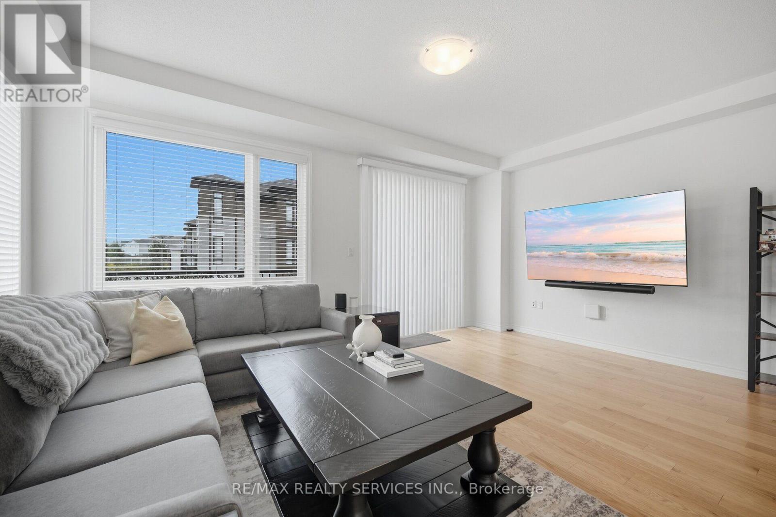 274 Carnwith Drive E Property Photo 13