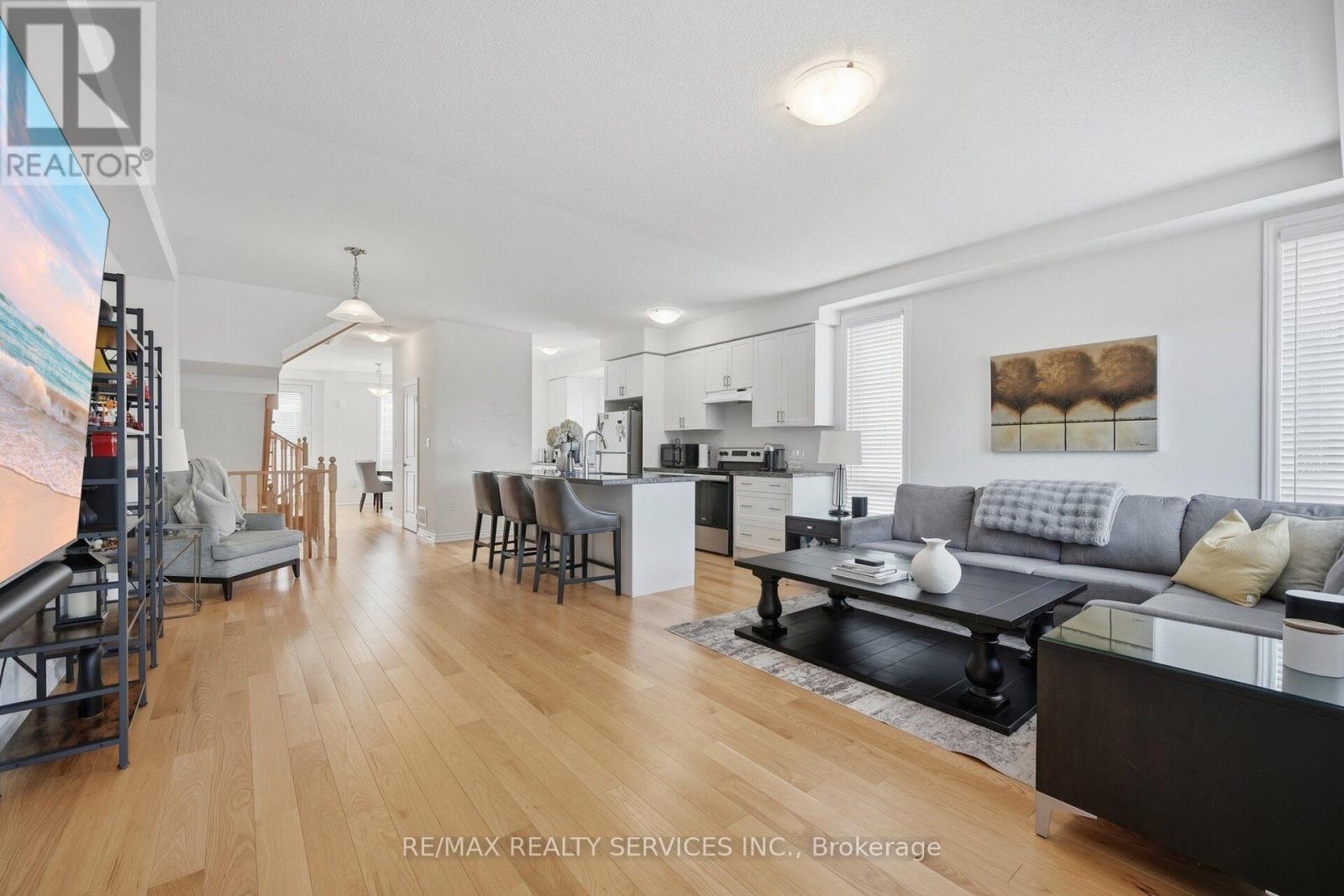 274 Carnwith Drive E Property Photo 14