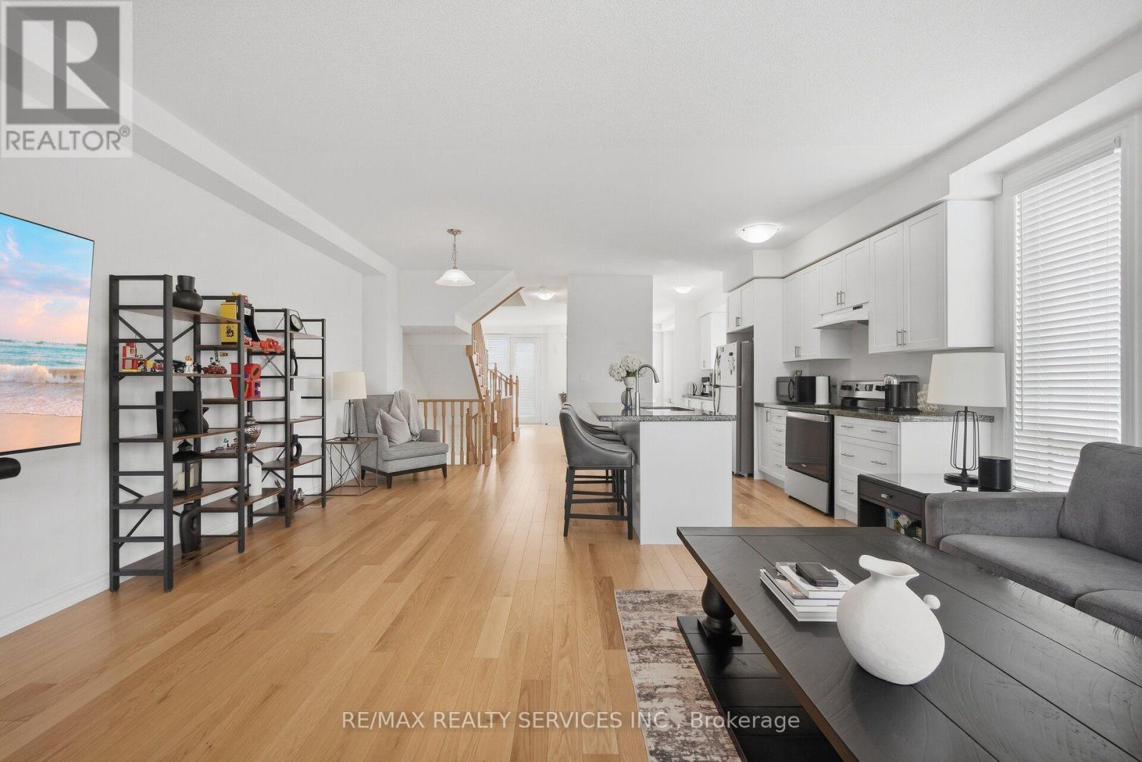 274 Carnwith Drive E Property Photo 15