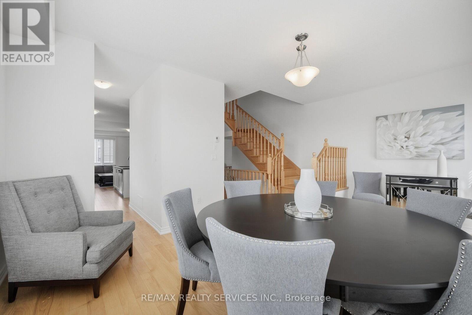 274 Carnwith Drive E Property Photo 18