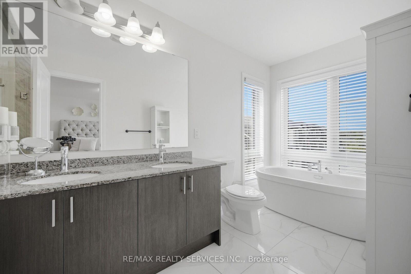 274 Carnwith Drive E Property Photo 25