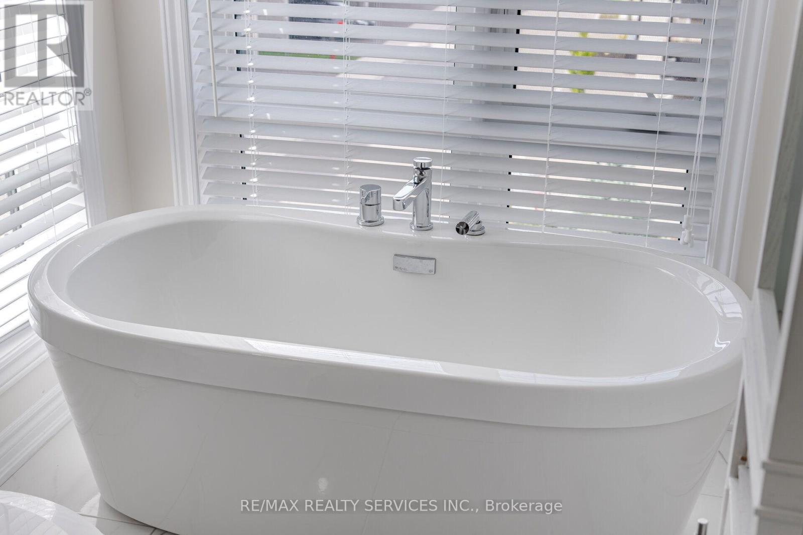 274 Carnwith Drive E Property Photo 26