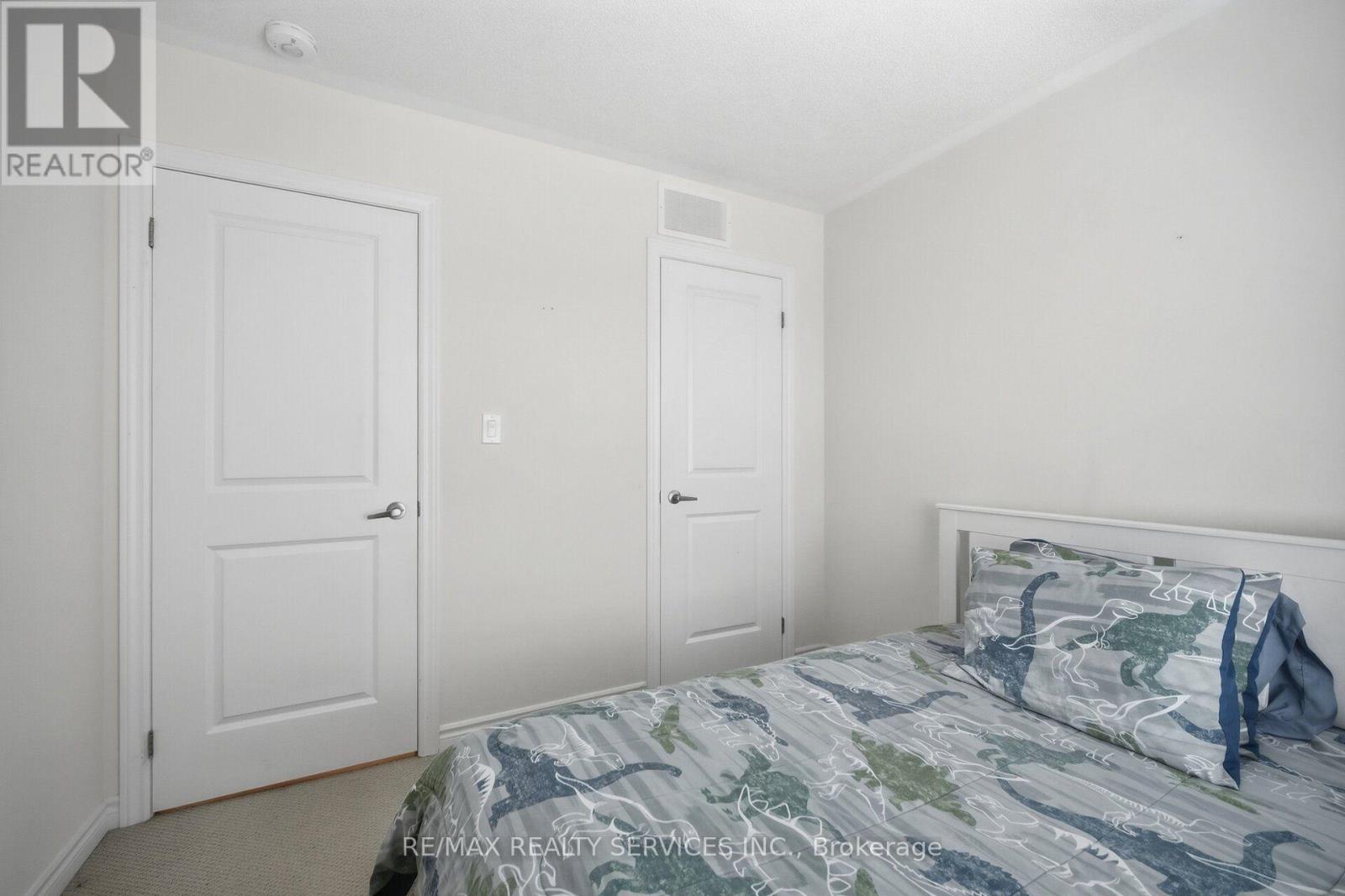 274 Carnwith Drive E Property Photo 32