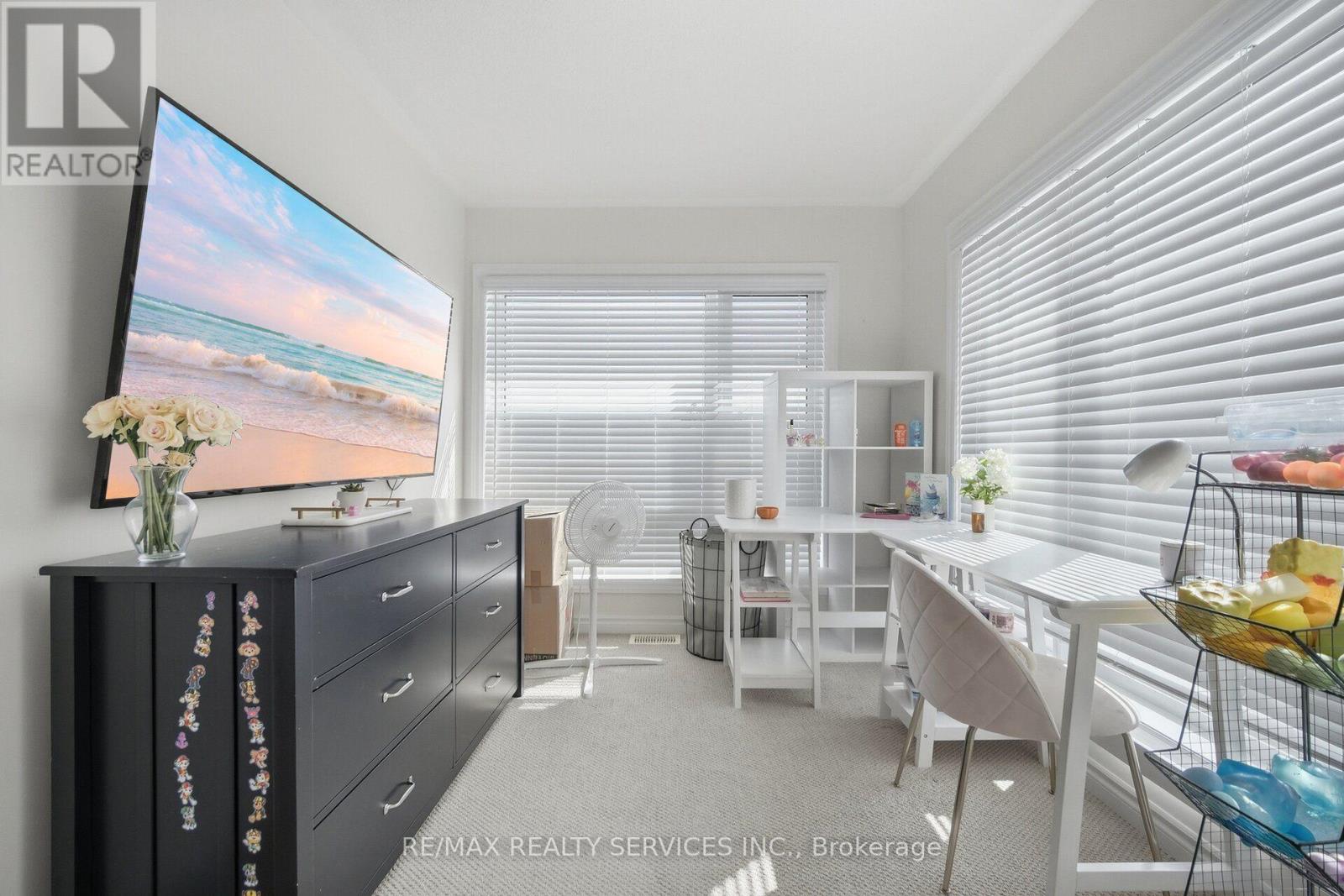 274 Carnwith Drive E Property Photo 34