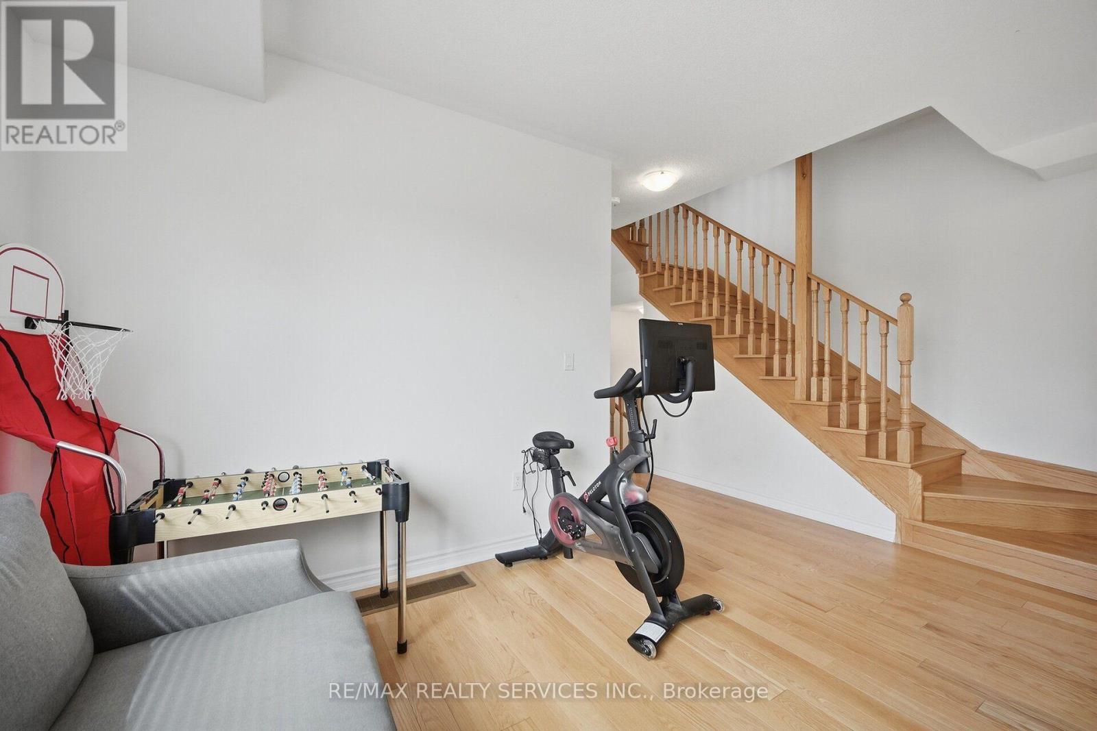 274 Carnwith Drive E Property Photo 40