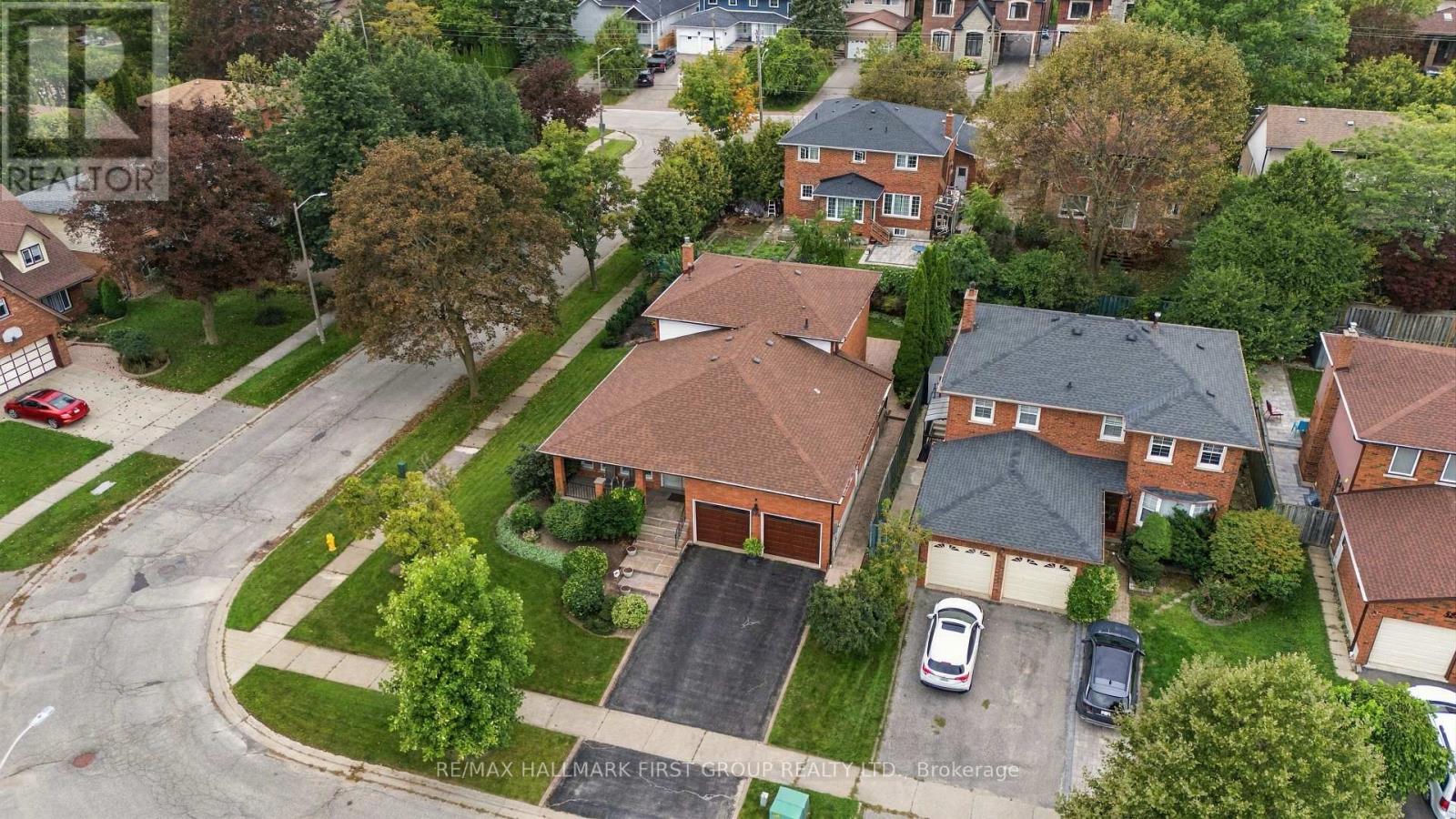 520 MCLEOD CRESCENT