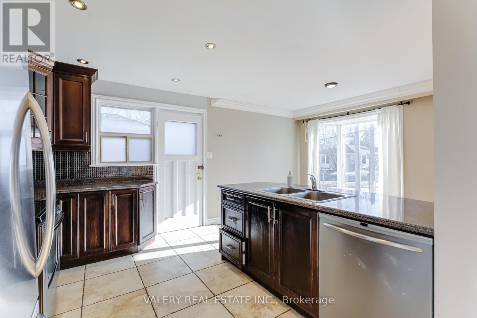 Main - 118 Dorcot Avenue Property Photo 10