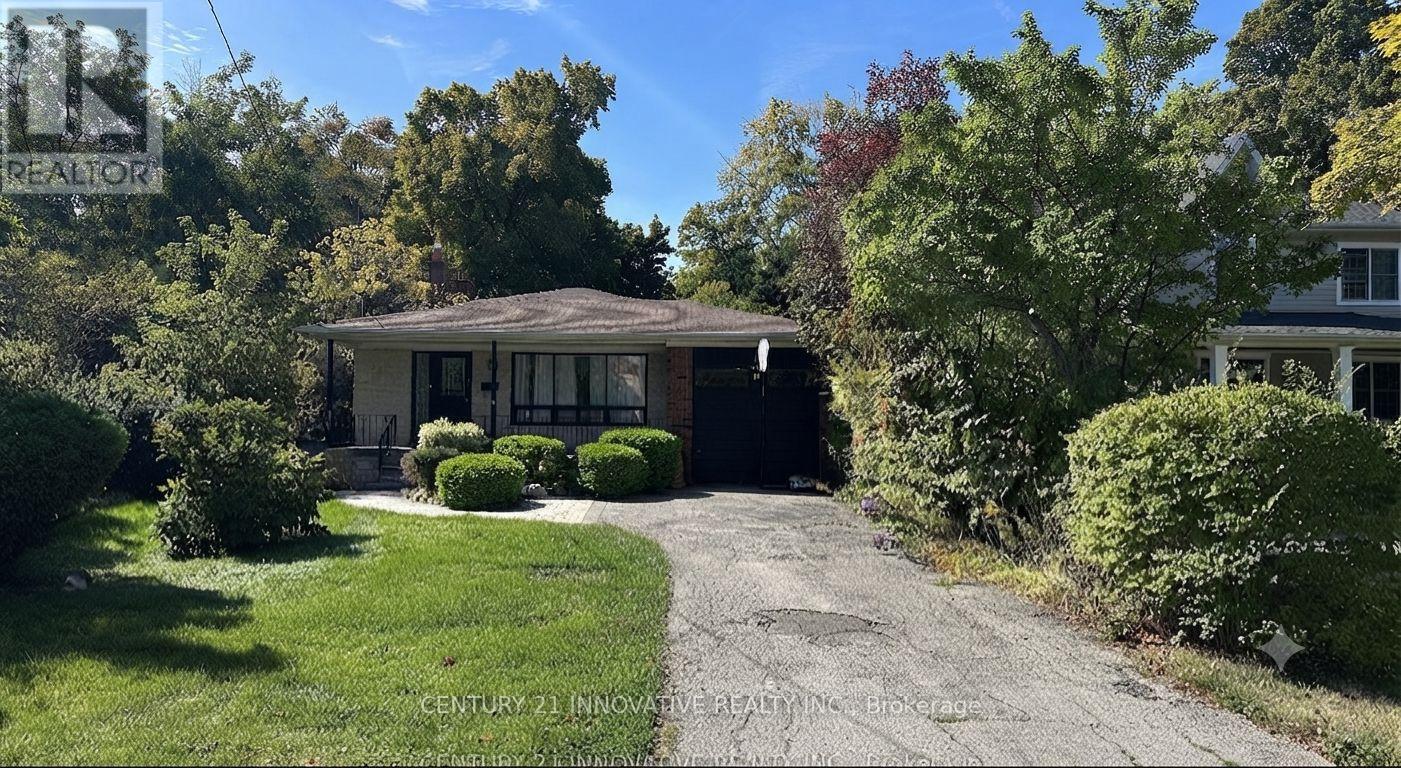 18 Larwood Boulevard Property Photo 1
