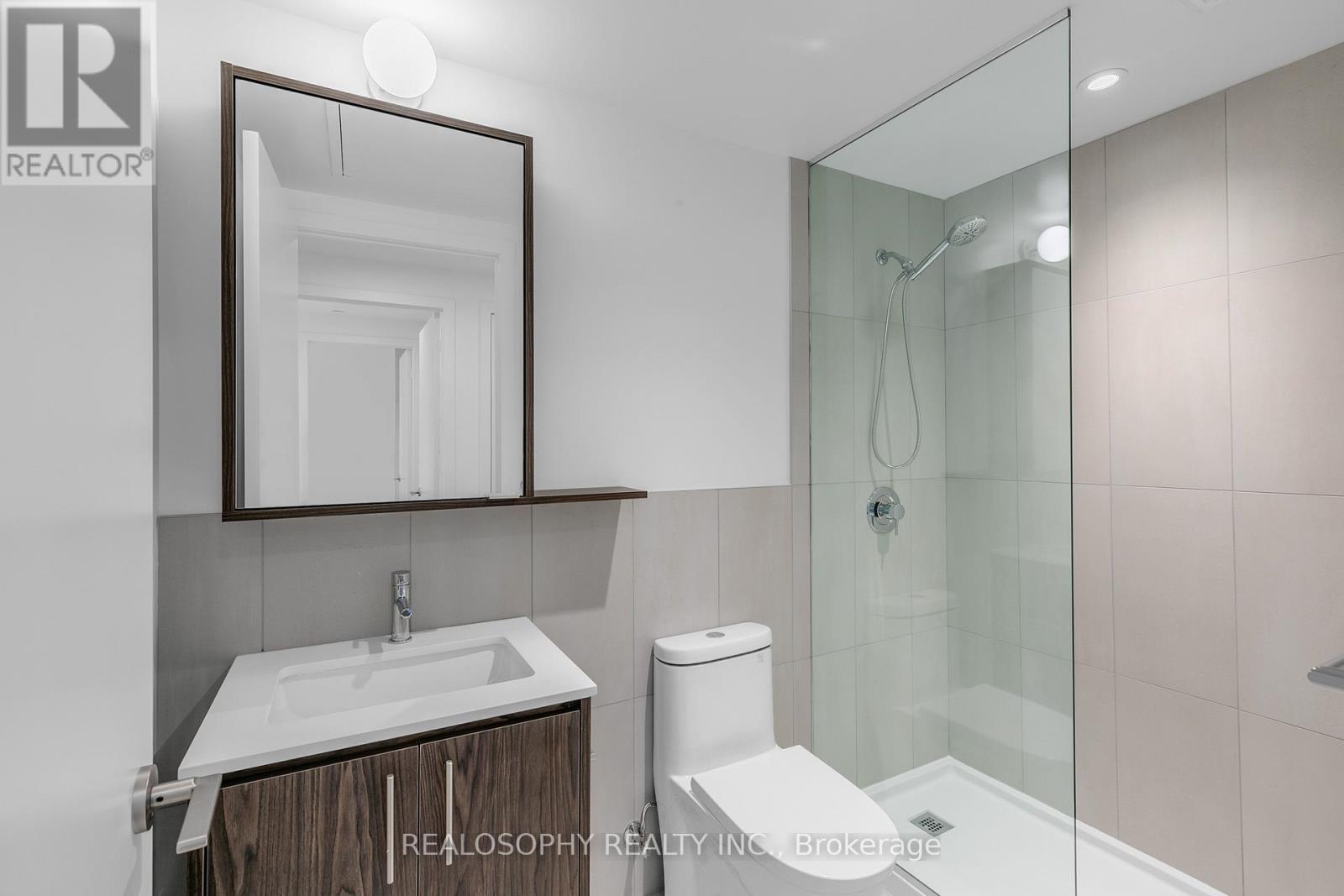 303 - 115 Larchmount Avenue Property Photo 5