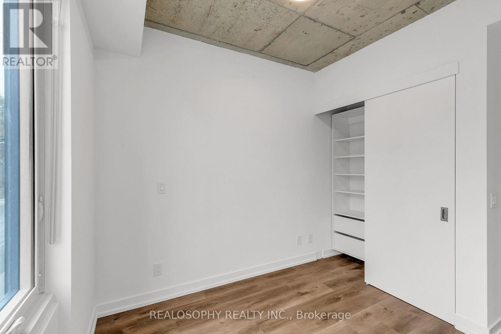 303 - 115 Larchmount Avenue Property Photo 8