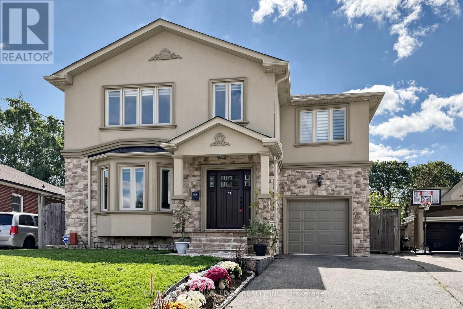 11 Bellvare Crescent Property Photo 1