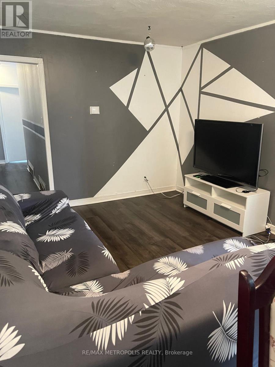 Upper - 99 Overture Road Property Photo 5