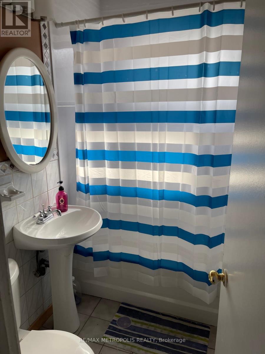 Upper - 99 Overture Road Property Photo 9