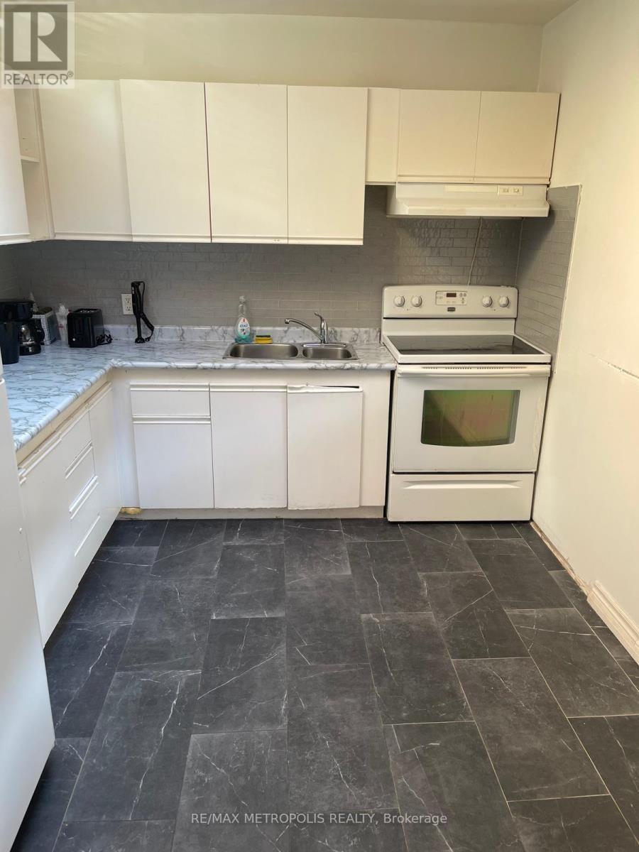 Upper - 99 Overture Road Property Photo 12