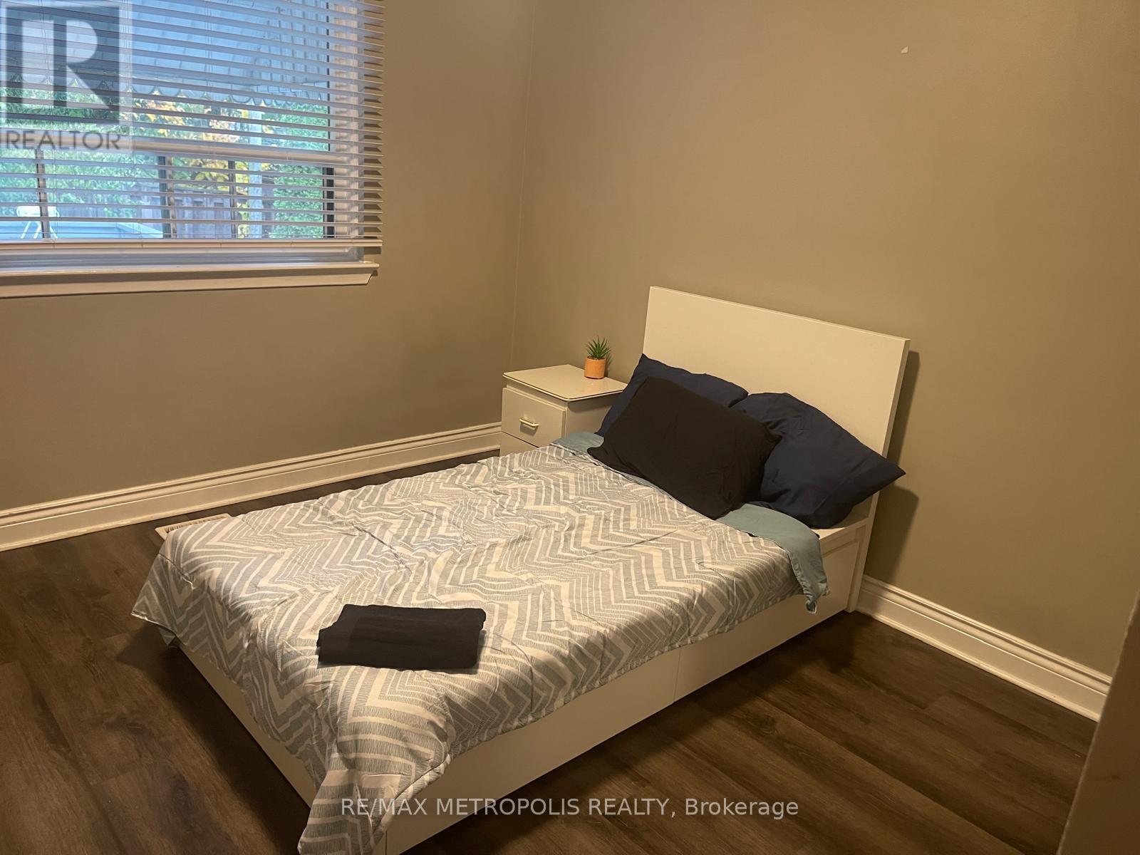 Upper - 99 Overture Road Property Photo 14
