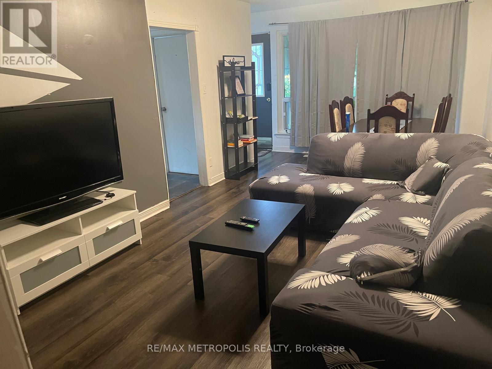 Upper - 99 Overture Road Property Photo 17