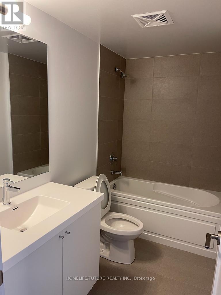 1116 - 2550 Simcoe Street N Property Photo 10