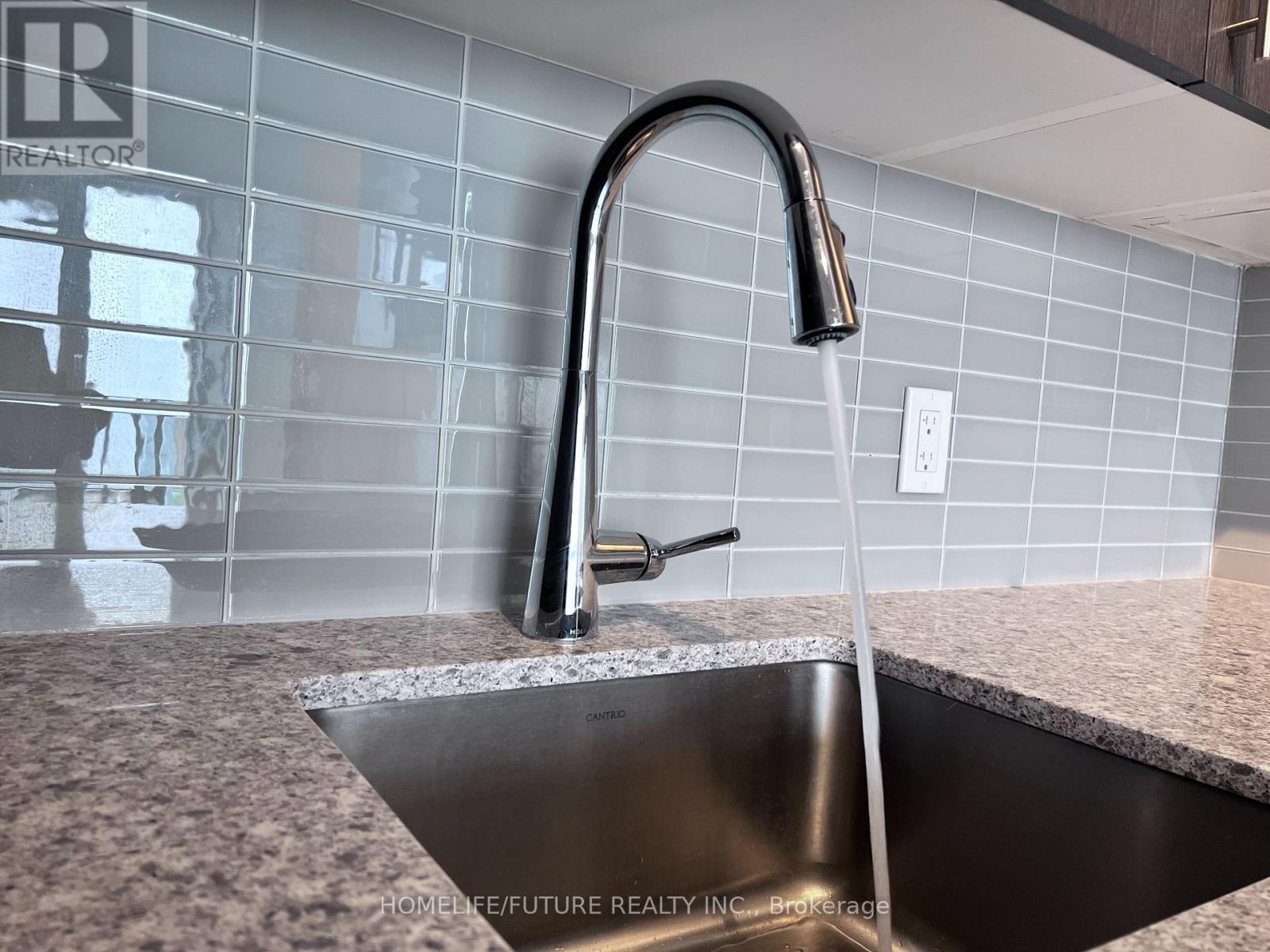 1116 - 2550 Simcoe Street N Property Photo 21