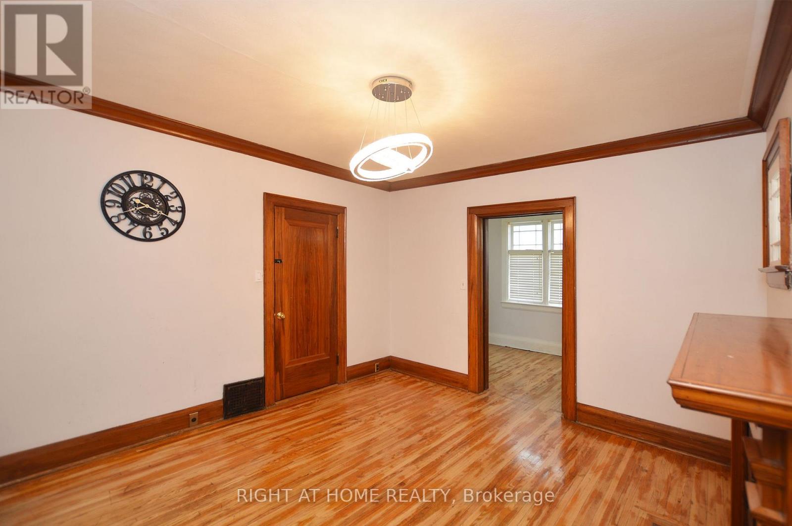 407 King Street E Property Photo 5