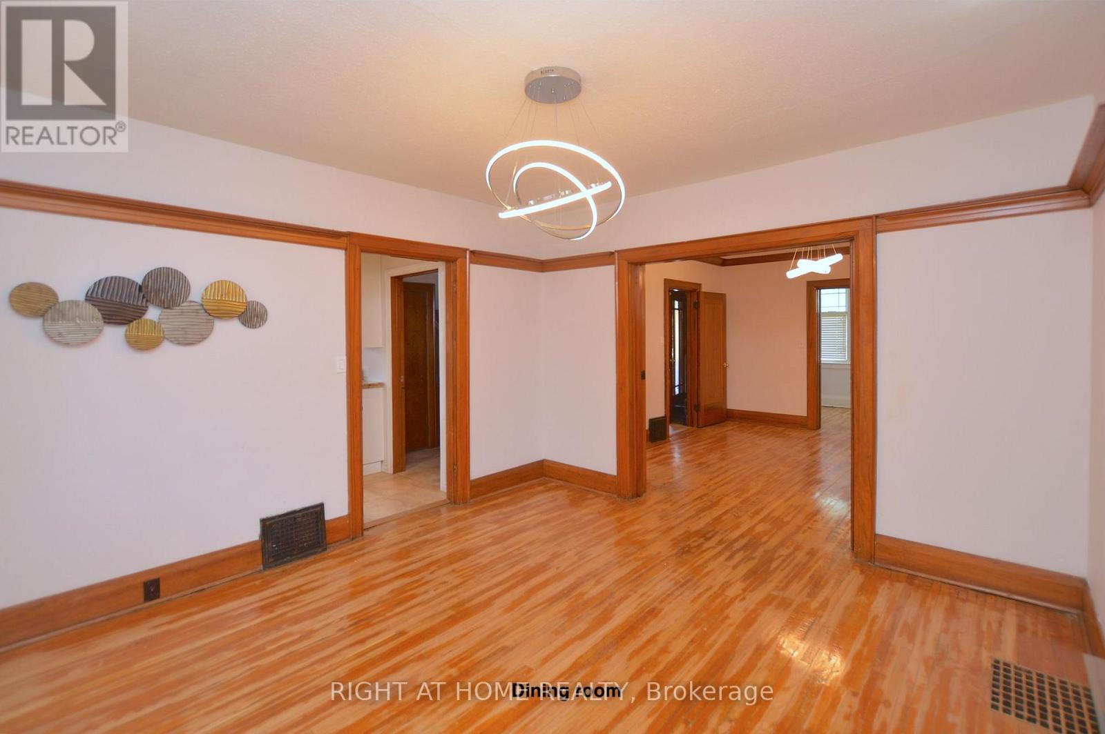 407 King Street E Property Photo 6