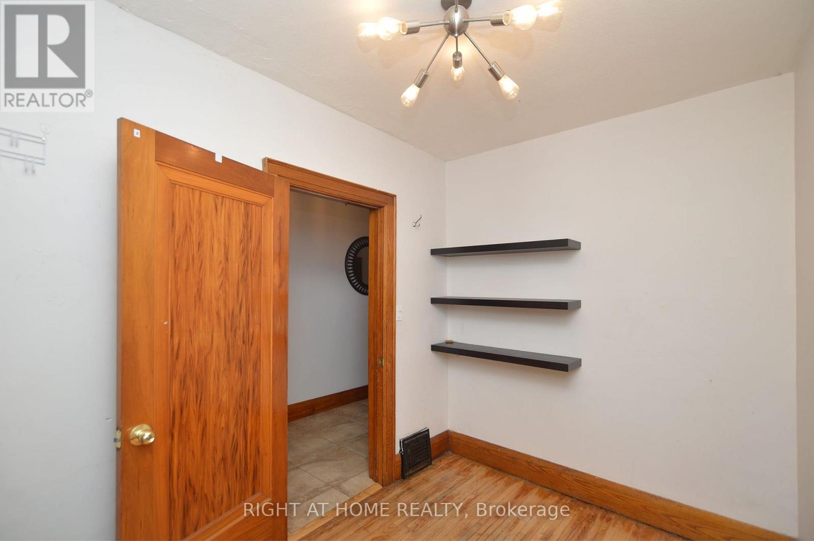 407 King Street E Property Photo 11