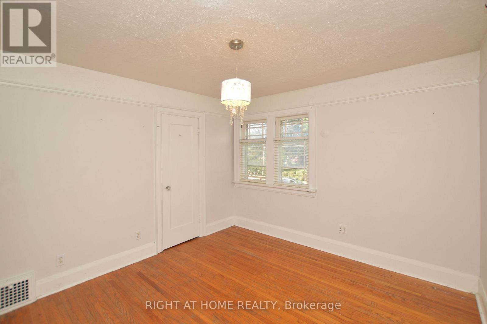 407 King Street E Property Photo 15