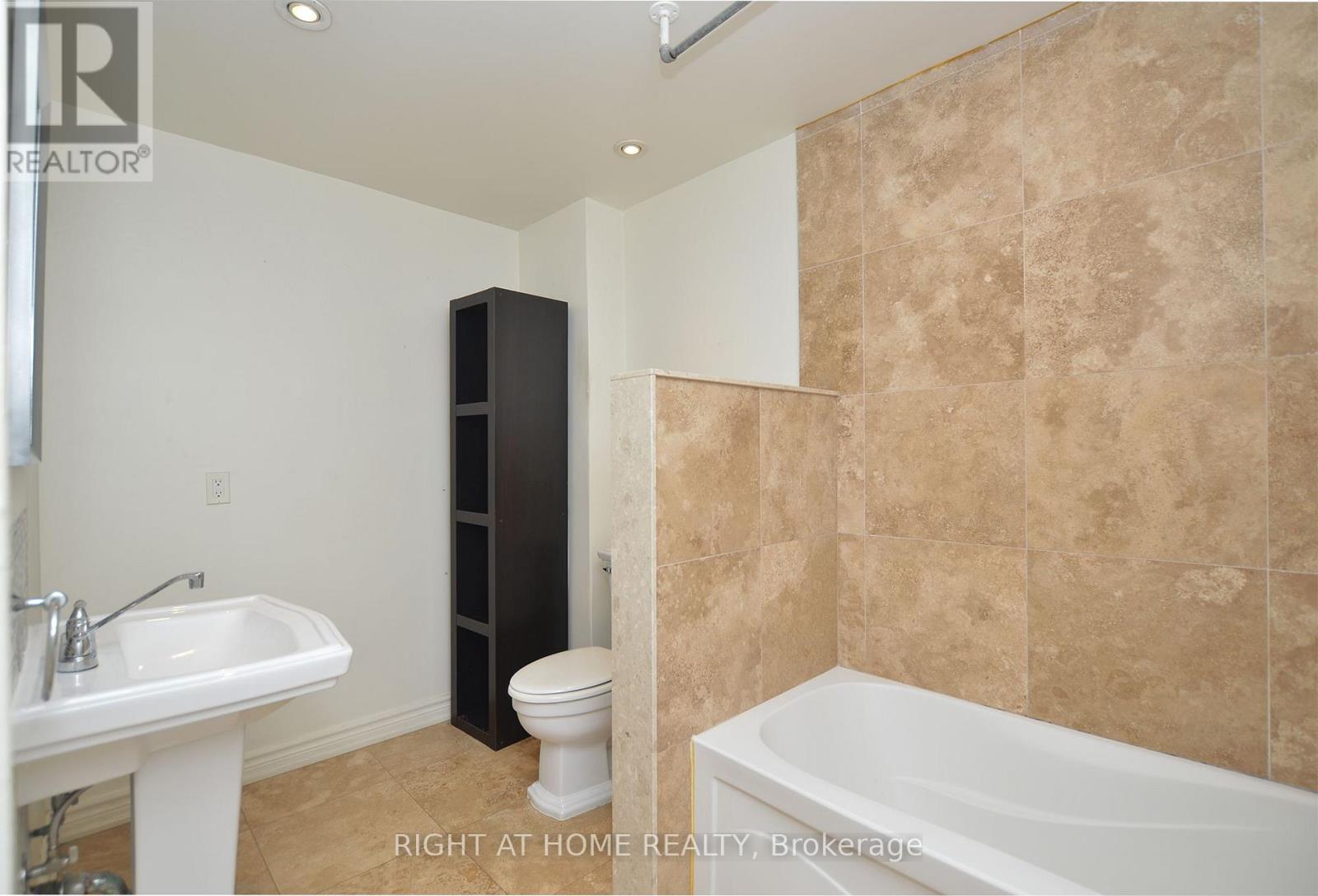 407 King Street E Property Photo 17