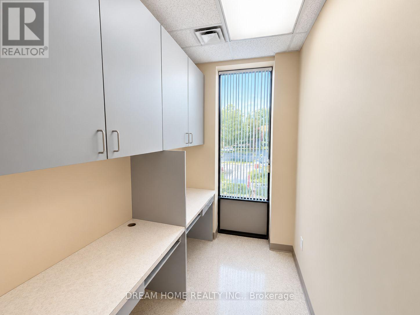 3000 Lawrence Avenue E Property Photo 13