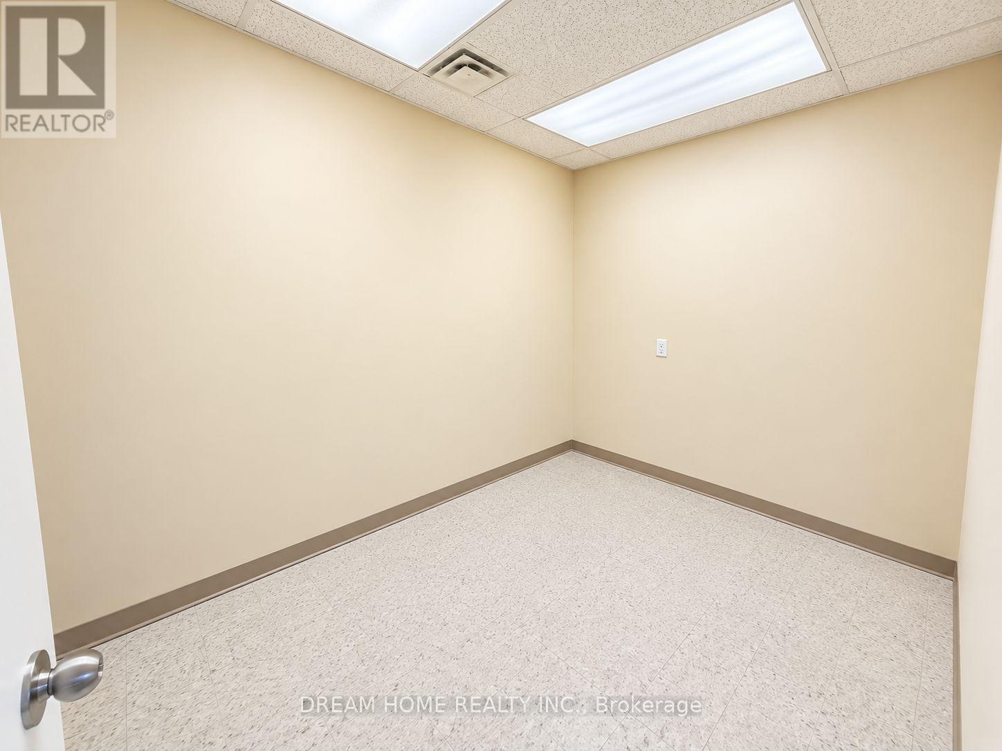 3000 Lawrence Avenue E Property Photo 20