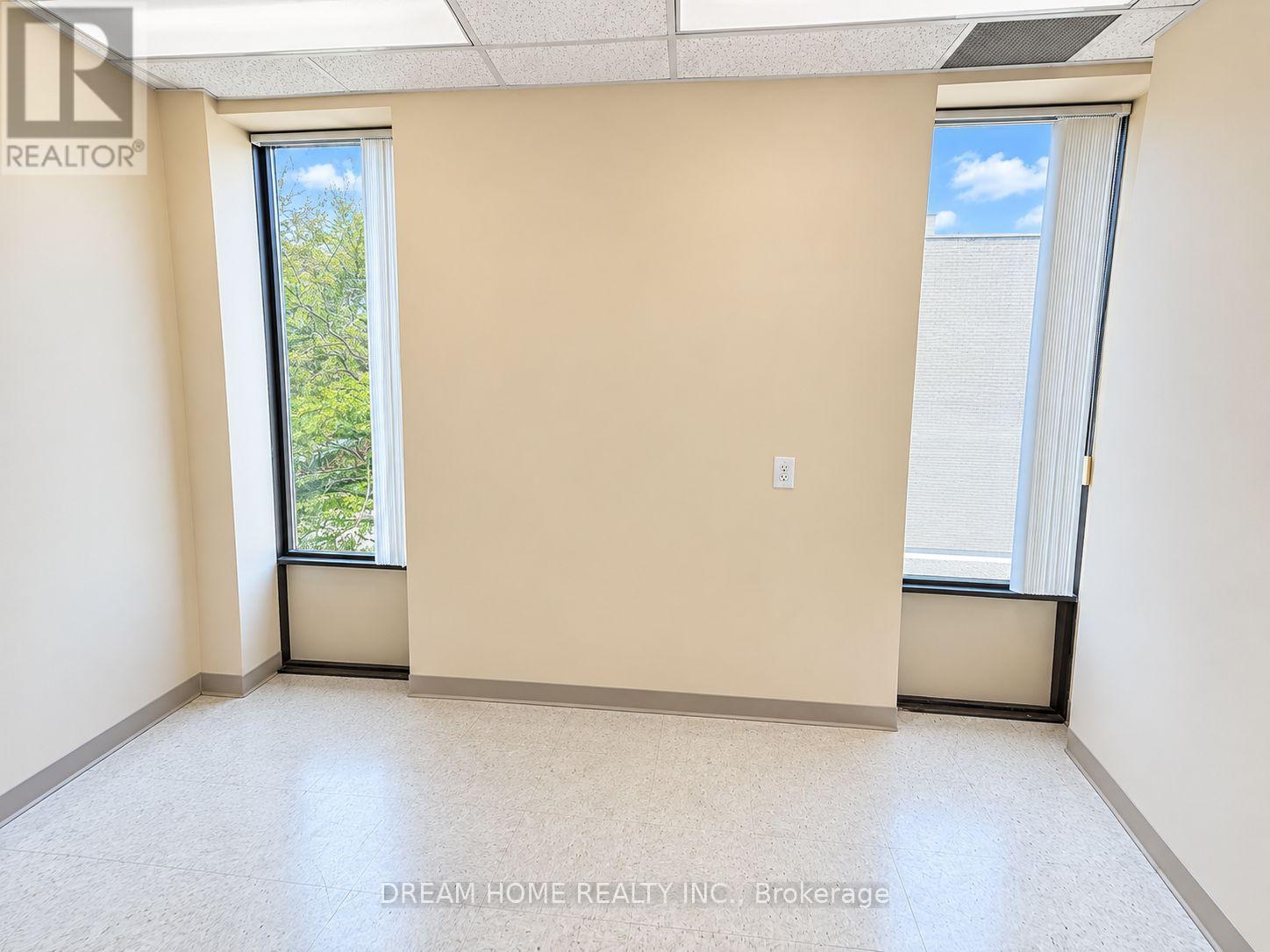 3000 Lawrence Avenue E Property Photo 21
