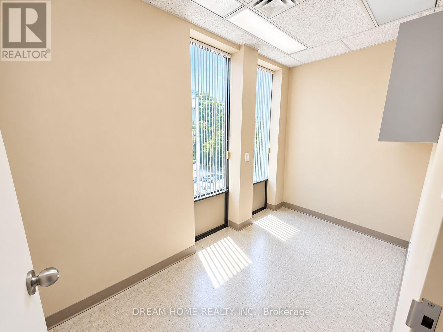 3000 Lawrence Avenue E Property Photo 22