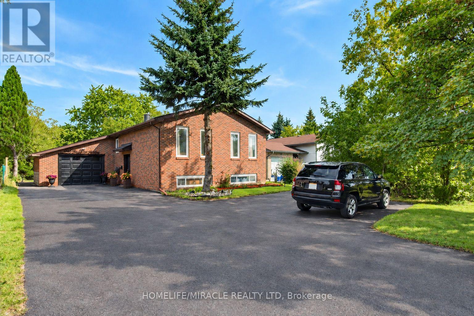 696 Sheppard Avenue Property Photo 1